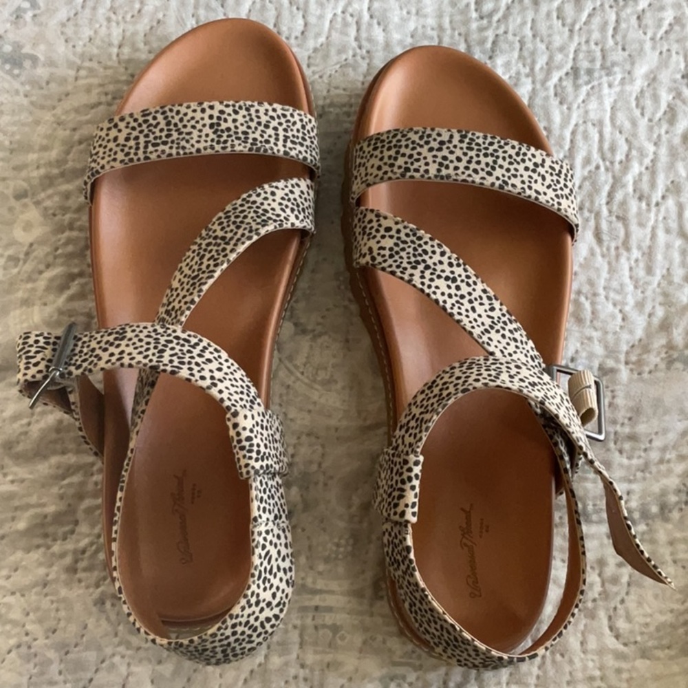 Universal Thread leopard print sandals (size 10)